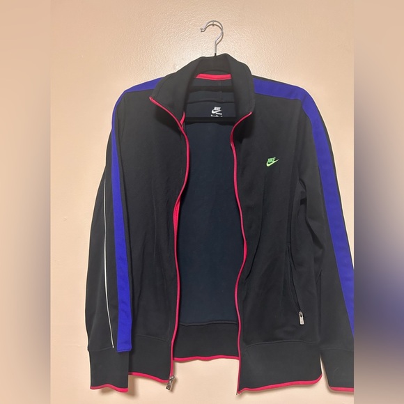 Nike Womens Jacket - Picture 2 of 3